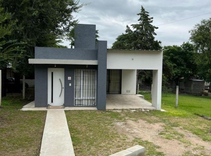 Casa · 80m² · 4 Ambientes · 1 Cochera