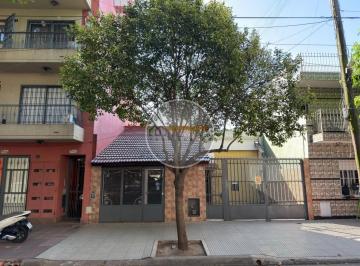 Bodega-Galpón · 193m² · 4 Ambientes · 3 Cocheras · Alquiler Comercial: Local, Galpon y Vivienda! (Villa Lugano)