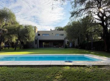 WhatsApp Image 2026-02-13 at 2.12.41 PM38.jpeg · Venta Casa en El Bosque