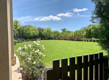 Casa de 7 ambientes, Tigre · Impecable Casa con 4 Dorm. y Muy Lindo Jardín