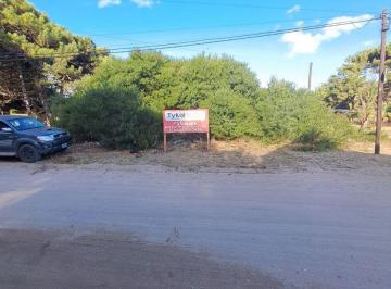 Terreno , Nueva Atlantis · Oportunidad! Lote Esquina Nueva Atlantis a Solo 200 m del Mar!