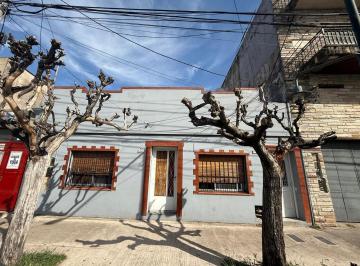 PH · 51m² · 4 Ambientes · ¡Ph Planta Baja Fondo a m de La Estacion, Imperdible!