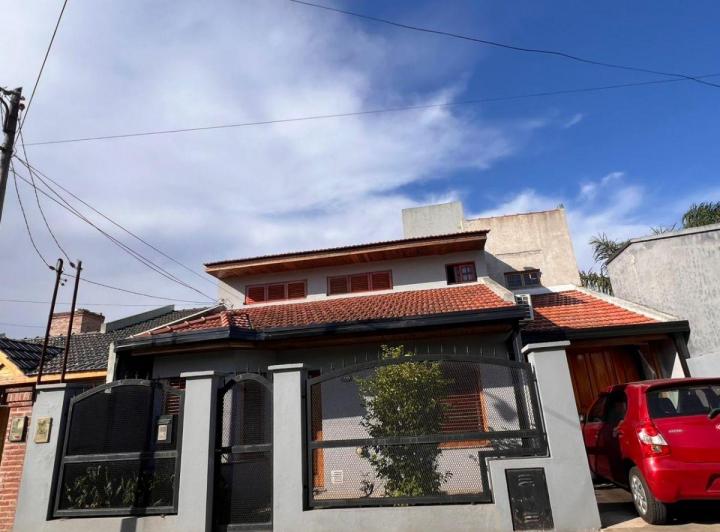 Casa · 190m² · 5 Ambientes · 1 Cochera