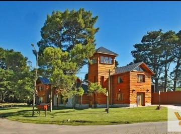 Casa · 333m² · 7 Ambientes · Casa en Venta - 6 Dorm. 4 Baños - Mar del Plata