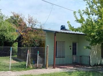 Casa de 3 ambientes, San Carlos Norte · Casa con 2 Dorm. y 274 m² en Venta en San Carlos Norte. Seminueva!