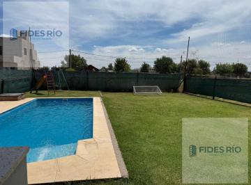 Casa · 45m² · 3 Ambientes · Venta Casa un Dormitorio con Jardin y Pileta en Punta Chacra