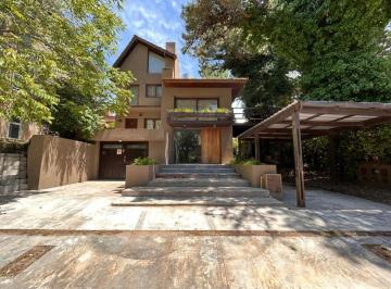 Casa · 270m² · 6 Ambientes · 1 Cochera · Venta de Casa en Pinamar