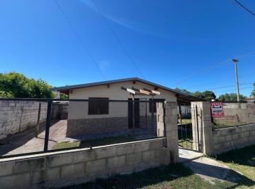 Casa de 2 ambientes, La Falda · Casa en Venta 90 m² en La Falda - Patio y Cochera