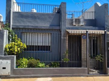 Casa de 3 ambientes, General San Martín · Casa Moderna Reciclada a Nueva con Terraza y Potencial de Ampliación – San Martin