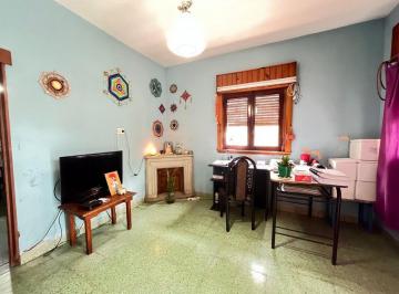 4b92943b-189c-4fd6-bbe7-2ac9fdca0c6b.jpg · Venta de Casa en Lanus con Patio y Terraza