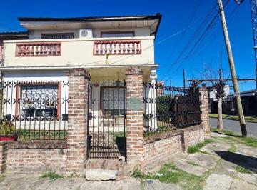 Terreno · 256m² · Lote con 3 Deptos/3 Ambientes en Venta/renta Activa/256 m²