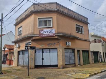 Casa de 3 ambientes, Vicente López · Casa en Venta en Primer Piso con Local en Planta Baja