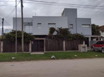Casa · 167m² · 5 Ambientes · Casa en Venta - 4 Dorm. 3 Baños - Santa Clara del Mar