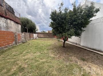Casa · 103m² · 3 Ambientes · 1 Cochera · Venta Casa 3 Ambientes con Cochera y Local en Wilde
