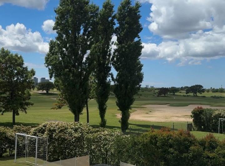 Casa · 474m² · 6 Ambientes · 1 Cochera