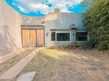 Casa · 110m² · 2 Dormitorios · 1 Cochera · Casa en Venta - 2 Dorm - Zona Avda Lunghi