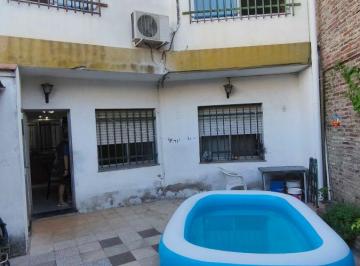 PH de 4 ambientes, Rosario · Casa Interna en Venta 3 Dorm. en Rosario Arroyito, Patio, Parrilla