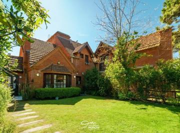 PH · 132m² · 5 Ambientes · 1 Cochera · Casa en PH de 5 Ambientes con Jardín y Balcón, Aromo Al 100, Cariló
