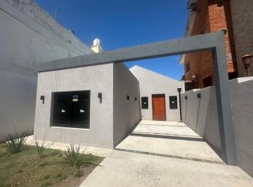Casa · 113m² · 4 Ambientes · 3 Cocheras · Venta Casa a Estrenar 4 Ambientes en Padua