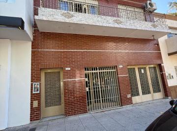 PH de 3 ambientes, Tres de Febrero · Casa 3 Amb. Tipo PH Al Frente + Local Comercial + Terraza