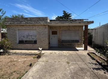 Casa · 100m² · 3 Ambientes · 2 Cocheras · Casa en Jauregui - Apta Credito