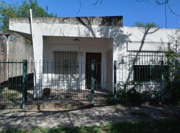 Casa · 90m² · 3 Ambientes · 1 Cochera · Casa 3 Ambientes en Alquiler - Moreno Sur