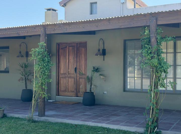 Casa · 685m² · 10 Ambientes · 4 Cocheras