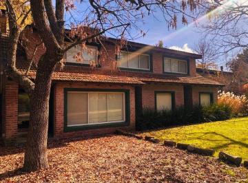 Frente (orientación ESTE) · Marayui - Casa Sobre El Arroyo en Venta
