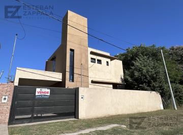 Casa · 168m² · 5 Ambientes · 1 Cochera · Casa en Ibarlucea