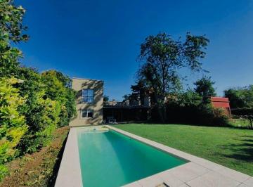 Casa · 147m² · 4 Ambientes · 3 Cocheras · Alquiler Anual - Santa Guadalupe