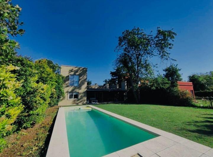 Casa · 147m² · 4 Ambientes · 3 Cocheras