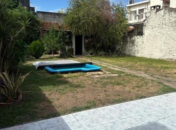 Casa · 117m² · 4 Ambientes · 1 Cochera · Impecable Casa 4 Ambientes con Pileta en Palomar en Venta - Toma Permuta