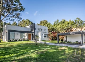 Casa · 370m² · 6 Ambientes · 2 Cocheras · Casa en Venta 5 Ambientes Pinamar La Herradura