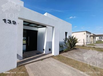 Casa · 190m² · 5 Ambientes · Casa Al Agua en San Matias