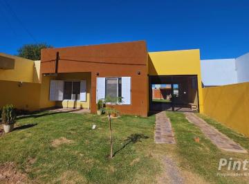 Casa · 94m² · 4 Ambientes · 1 Cochera · Casa Nueva Sobre Calle Sourigues. Excelente Oportunidad. San Jose.