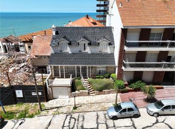 Casa · 238m² · 4 Ambientes · Chalet en Excelente Entorno a m del Mar