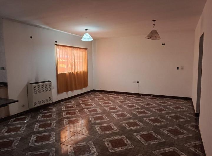 Casa · 130m² · 6 Ambientes · 1 Cochera