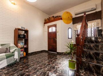 PH de 3 ambientes, Lomas de Zamora · Venta PH Tipo Casa Al Frente 3 Ambientes con Cochera y Patio Apto Credito en Temperley Oeste