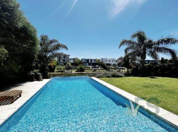 Casa de 7 ambientes, Tigre · Casa Alquiler Anual 4 Suites Escritorio Dep Servicio Sobre El Lago! Golf