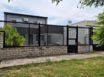 Casa · 131m² · 6 Ambientes · 3 Cocheras · Venta, Casa 131 m Cubiertos, 350 m Totales