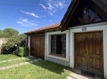 Casa · 123m² · 3 Ambientes · 1 Cochera · Vendo Casa Tres Dorm. en Planta Baja