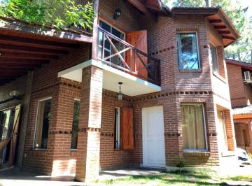 Casa de 4 ambientes, Costa del Este · Amplio Dúplex con Excelente Ubicación en Costa del Este