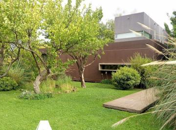 Casa · 193m² · 4 Ambientes · Casa en Venta Barrio Sauces del Limay |1 Dormitorio en Suite | 2 Home Office | Neuquen