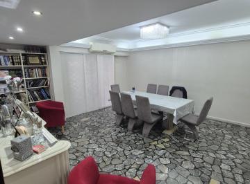 Departamento · 120m² · 5 Ambientes · Departamento en Floresta