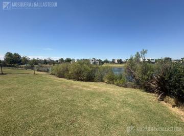 Casa · 160m² · 5 Ambientes · 3 Cocheras · Casa en San Matias