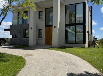 Casa · 312m² · 6 Ambientes · 8 Cocheras · Venta Alquiler Casa - Barrio Marinas - Puertos del Lago