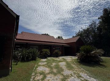 Casa · 315m² · 9 Ambientes · 4 Cocheras · Casa en golfer'S