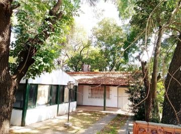 Casa · 80m² · 4 Ambientes · 3 Cocheras · Venta Casa 4 Ambientes - Quincho y Parque C/ Pileta - Tortuguitas - Permuta y Apto Credito!