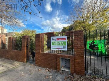 Casa · 92m² · 3 Ambientes · 3 Cocheras · Venta Casa 3 Ambientes Cochera con Jardin de 500 m² en Ezeiza