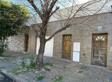 Casa de 4 ambientes, La Matanza · Casa en Alquller de 4 Ambientes con Cochera y Uso Mixto (Cuenta con Anexo Atención Publico).